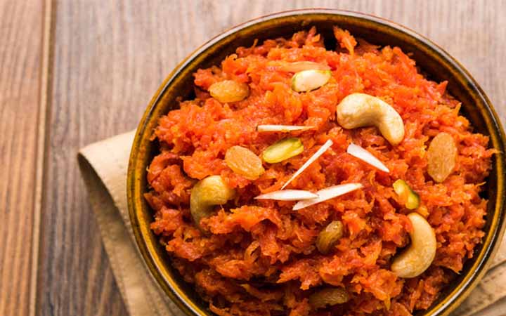 শীতের সন্ধায় তৈরি করুন মজাদার গাজরের হালুয়া